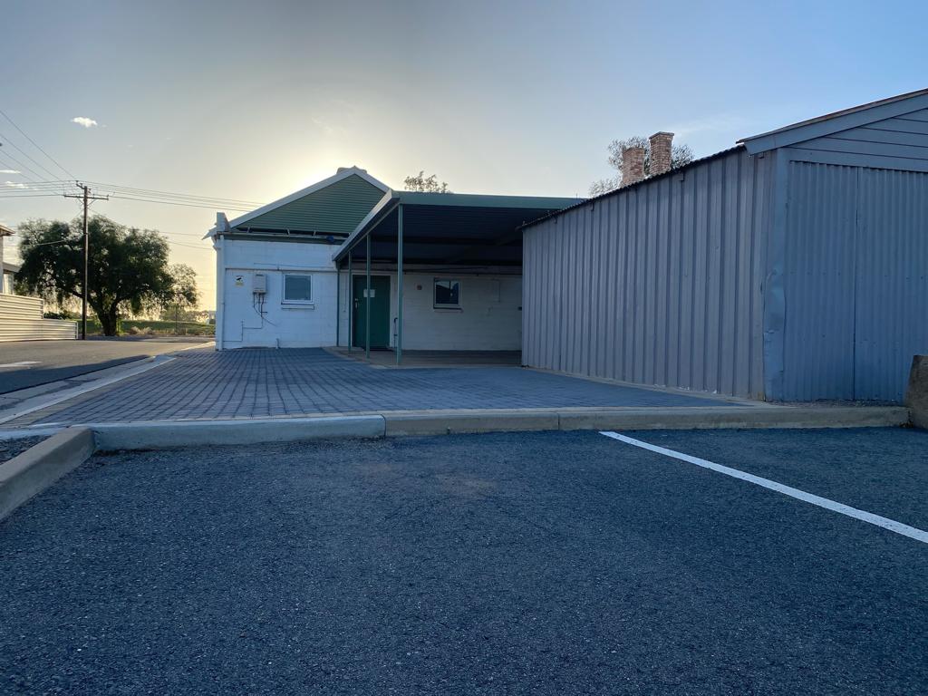 Masjid car park and covered entrance
